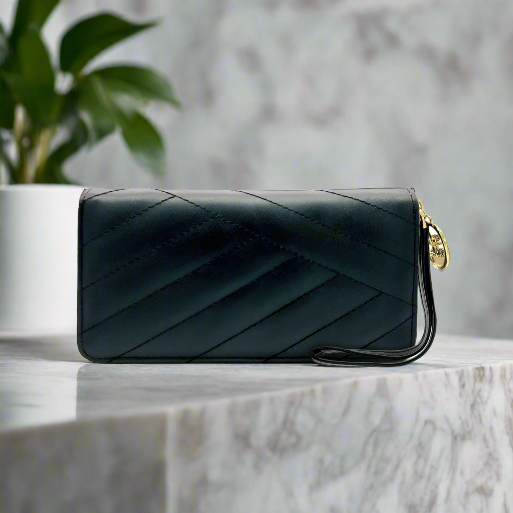 Emilia Nero Wristlet