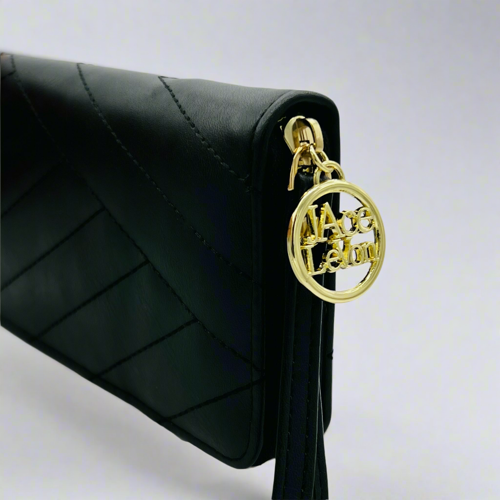 Emilia Nero Wristlet