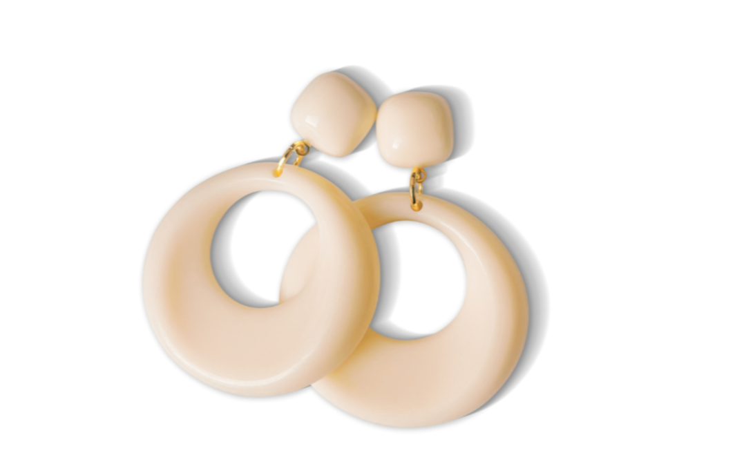 beige_earrings